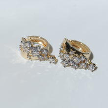 Görseli Galeri görüntüleyiciye yükleyin, Golden Whisper Küpe