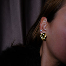 Görseli Galeri görüntüleyiciye yükleyin, Gold Attie Küpe