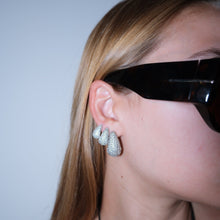 Görseli Galeri görüntüleyiciye yükleyin, Giant Penelope Küpe