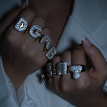 Görseli Galeri görüntüleyiciye yükleyin, Attraction Harf Yüzük