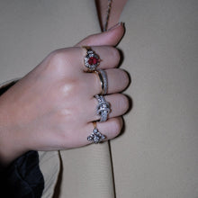 Görseli Galeri görüntüleyiciye yükleyin, Ondulé Yüzük