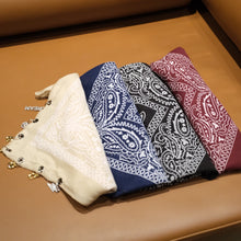 Görseli Galeri görüntüleyiciye yükleyin, Charmlı Kişiselleştirilebilir Fular 7 Charm