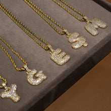 Görseli Galeri görüntüleyiciye yükleyin, Dev Tombul Harf Kolye