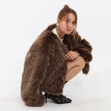 Görseli Galeri görüntüleyiciye yükleyin, Castanea Fur Coat