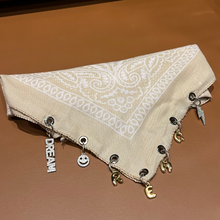 Görseli Galeri görüntüleyiciye yükleyin, Charmlı Kişiselleştirilebilir Fular 7 Charm