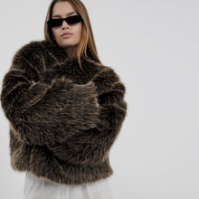Görseli Galeri görüntüleyiciye yükleyin, Castanea Fur Coat