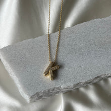 Görseli Galeri görüntüleyiciye yükleyin, Tombul Harf Kolye