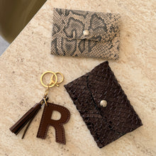 Görseli Galeri görüntüleyiciye yükleyin, Tek Harf Key Chain
