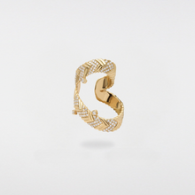 Görseli Galeri görüntüleyiciye yükleyin, Feather Ear Cuff
