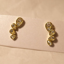 Görseli Galeri görüntüleyiciye yükleyin, Tear Drop Küpe
